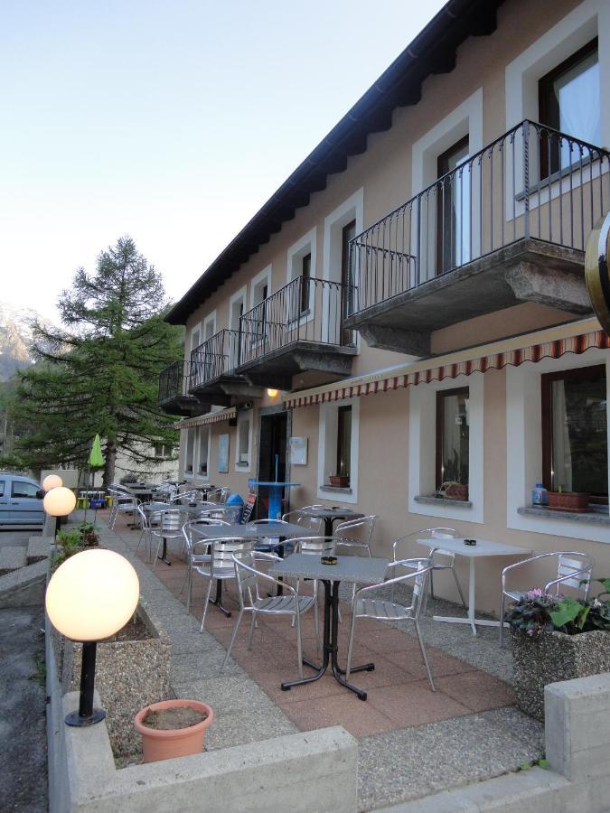 Ristorante Garni Lavizzara Hotell Sornico Eksteriør bilde