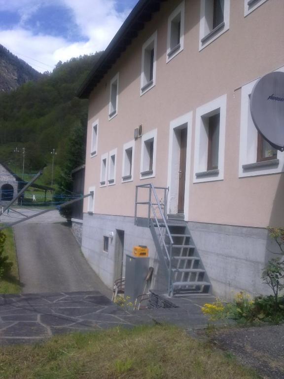 Ristorante Garni Lavizzara Hotell Sornico Eksteriør bilde
